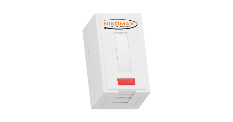 Корпус настенной розетки NIKOMAX, 1 порт, под модули-вставки типа Keystone, со шторкой, белый